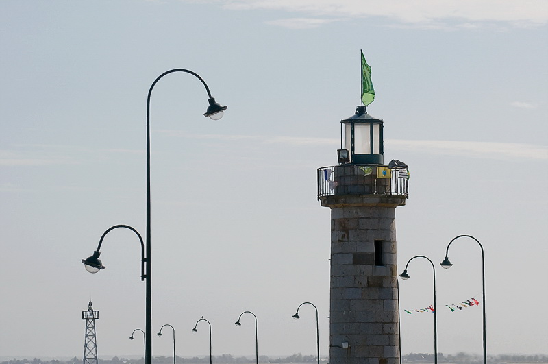 Bretagne 09-2012 D35_0738 als Smart-Objekt-1 Kopie.jpg - Der Leuchtturm im Hafen